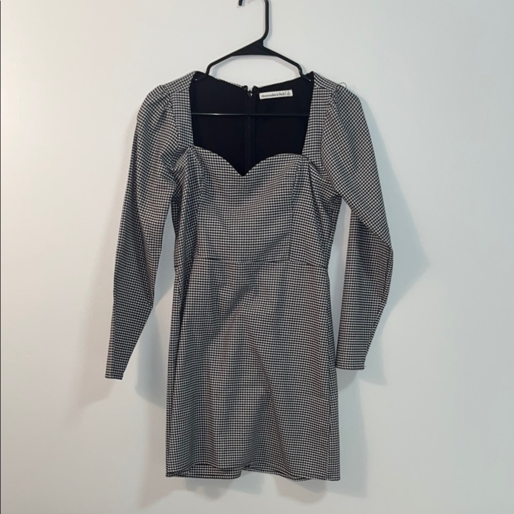 Abercrombie & Fitch black and white checkered Dress with long Sleeves